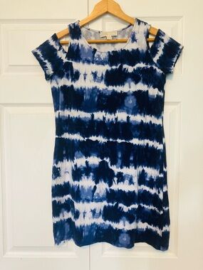 Michael Kors Blue and White Tie-Dye Cold-Shoulder Midi Dress medium